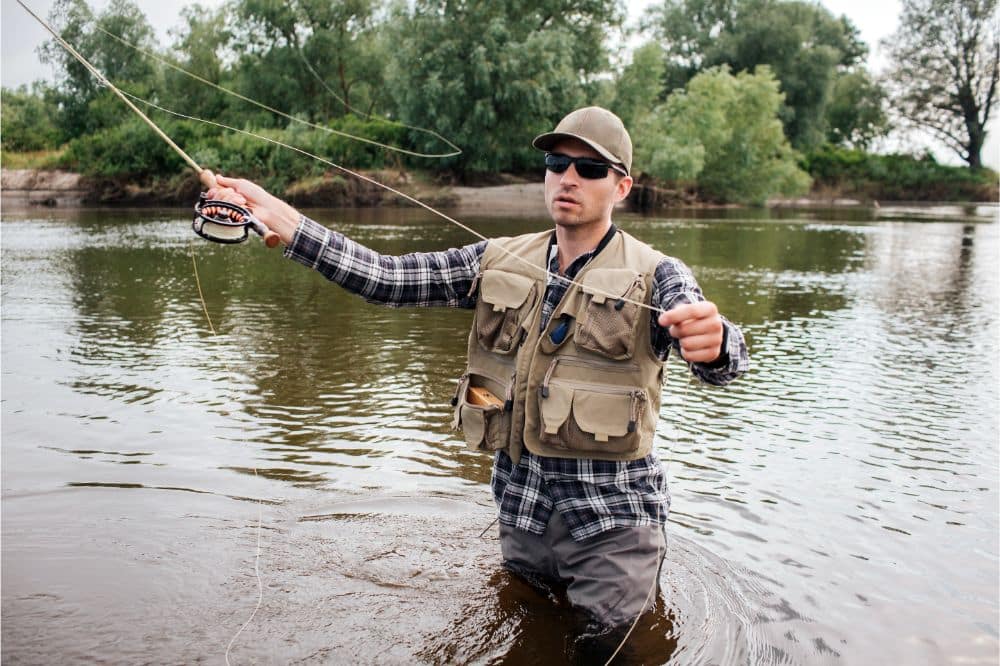 best-fly-fishing-vest-buying-guide