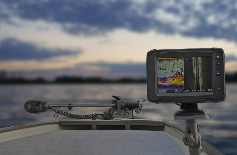How to use fishing Finder? What should be observed while using it?